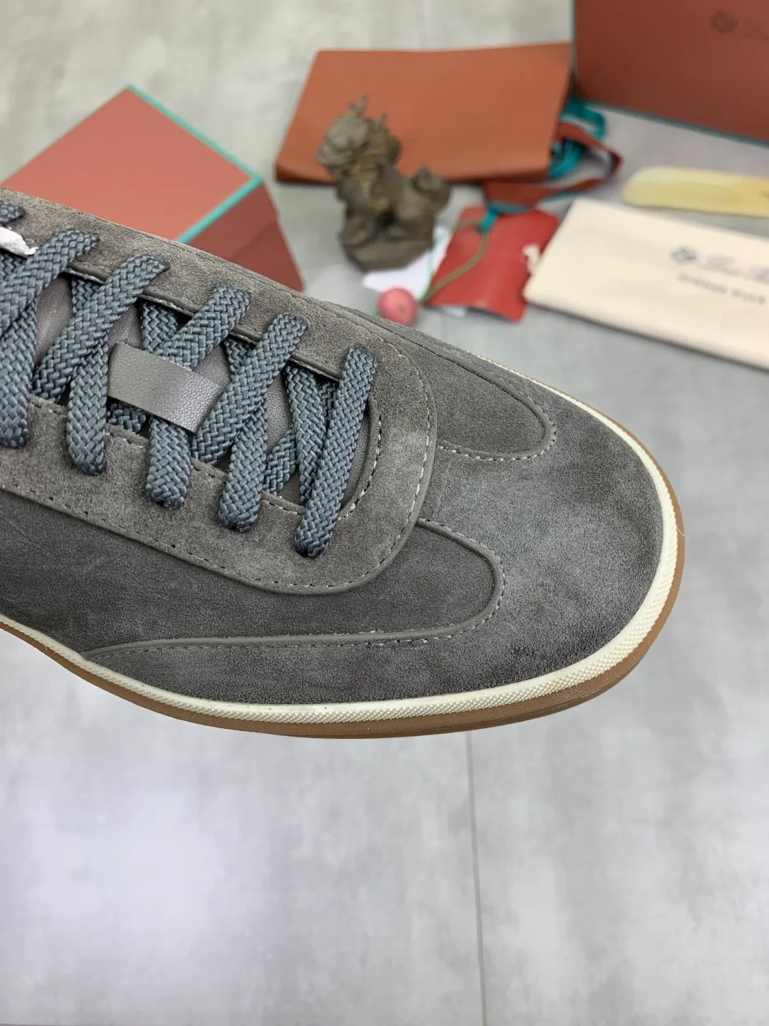 Men's men's shoes 💰P580 New model 💰 The latest casual shoes Loro Piana 💯 Top grade 💯 Buy the original copy 💯 Founded the existing Loro Piana company on April 24, 1924. It is the sixth generation of family operation, providing the best quality products to customers who are discerning about taste and quality. Imported original fly woven fabric with cowhide fabric, plain calfskin lining, hand-stitched thread with cowhide feet, original packaging, high-end outsole, size: 38-45 (customized for 46), 8️⃣ colors available